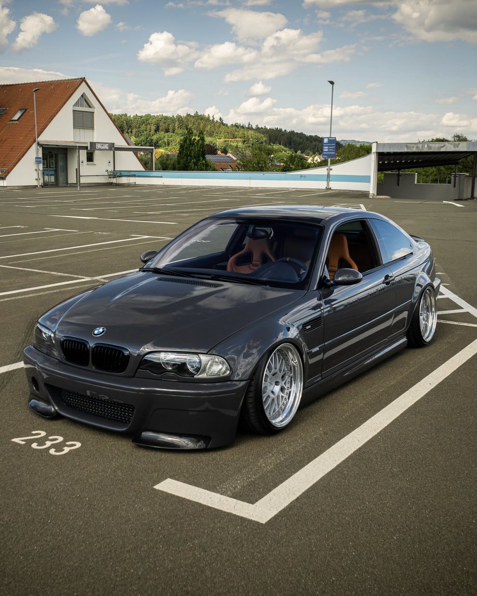 3-SERIES E46 RWD