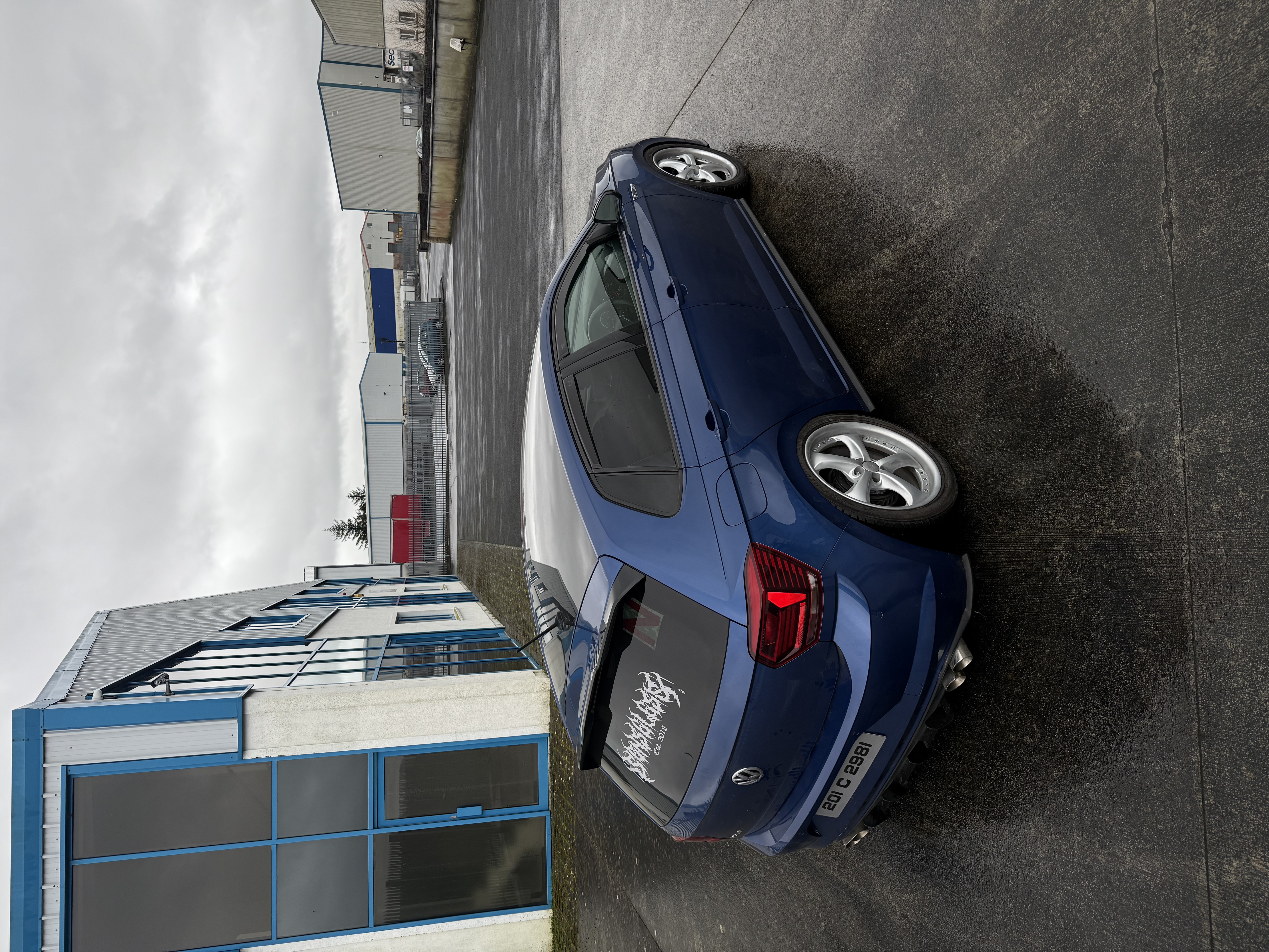 VOLKSWAGEN POLO MK6 R-LINE