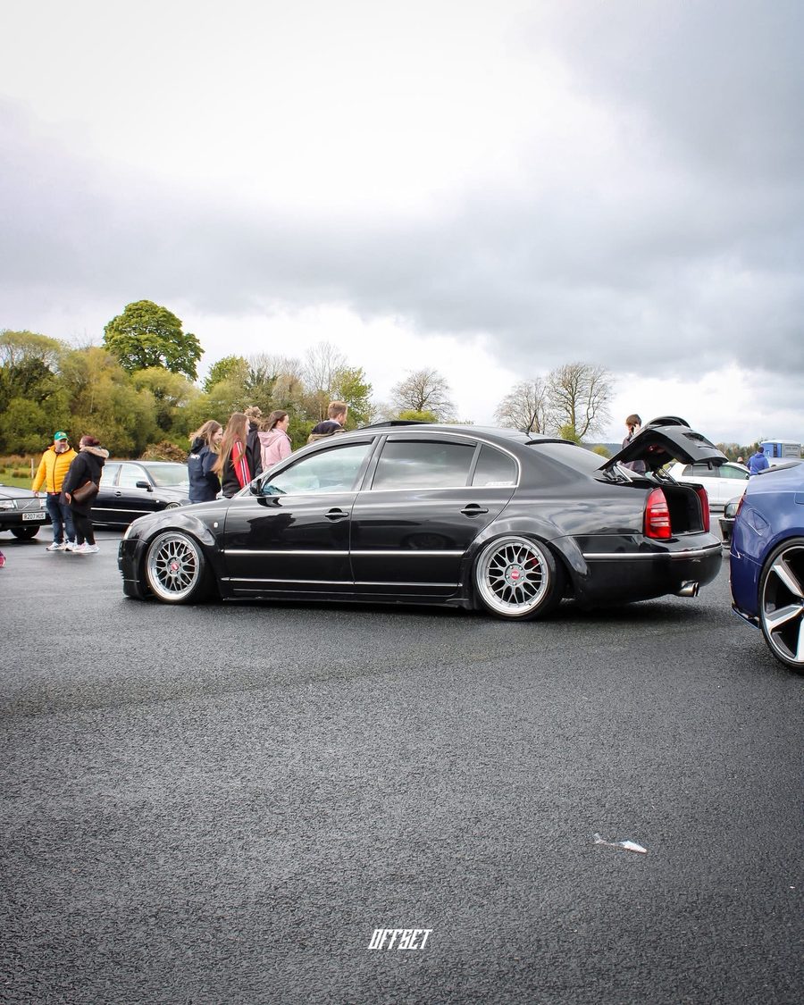 SKODA SUPERB EDITION 100 MK1